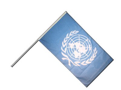 Drapeau ONU sur hampe 60x90cm Digni pour décorer une salle de conférence