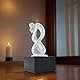 Zen’Light - Moderner Zimmerbrunnen Amor Schwarz&Weiß mit Farbigem LED-Licht - Abnehmbare Skulptur - Zeitgenössische Innendekoration - Geschlossener Kreislauf mit Rotierender Kugel - 31x14x14cm
