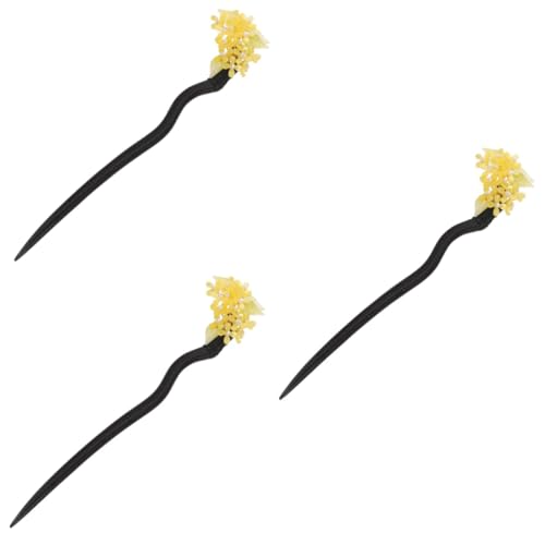 Épingles à cheveux en bois maintenant les chignons avec élégance vintage