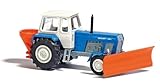 Kunststoff Busch 8699 Traktor mit Schneepflug