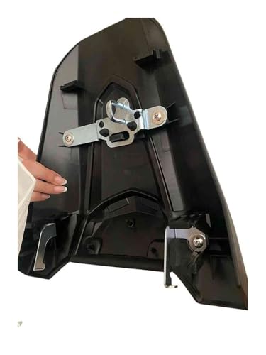 Cache selle arrière CBR650R pour épurer la ligne lors de vos sorties - 7