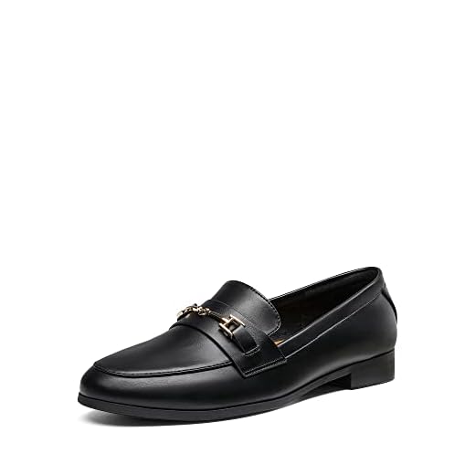 17+ Fall Outfit Ideas for Women That Always Look Stylish Black loafers