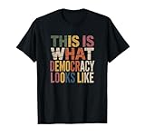 Photo Gallery questo È come asmembra democrazia design protest equality maglietta Photo Gallery questo È come asmembra democrazia design protest equality maglietta
