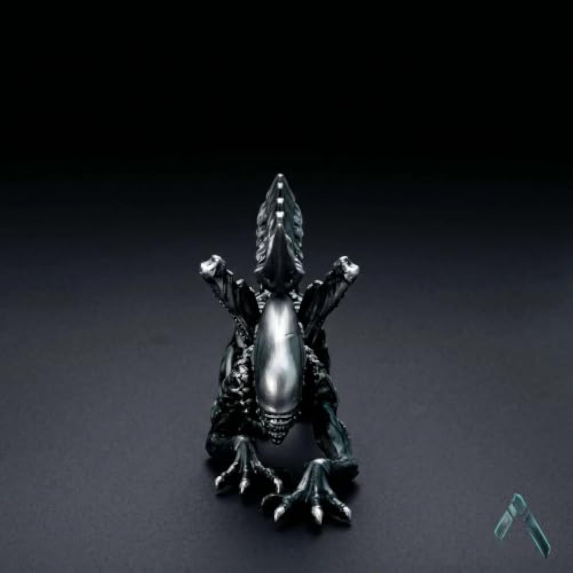 Alien Creature Figurine, Sci-Fi Horror Tabletop Collectible Model