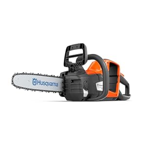 Husqvarna 225i Akku-Kettensäge - Leicht, kabellos, leise, 12″ Schiene, 20 m/s Kettengeschwindigkeit, ideal für Baumschnitt und Gartenpflege (inkl. Akku & Ladegerät)