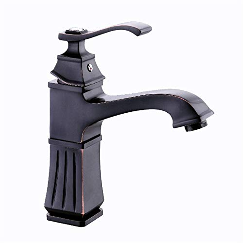 Robinet noir ancien évier de salle de bain pour rénovation de maison de campagne rétro