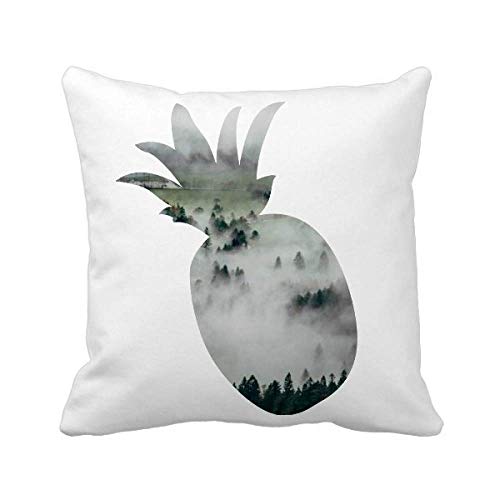 Sciences forestières et nuages sur ce coussin carré pour décorer