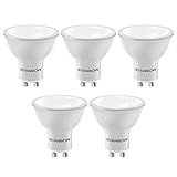 BREITE ANWENDUNG. Mit 3000K warm weißer Farbtemperatur kann das GU10 Leuchtmittel ein behagliches Ambiente erzeugen. Perfekt für die allgemeine Beleuchtung und Innenraumleuchten. Sie können als Downlight zur Markierung von Gängen, Türen, Treppen, etc. verwendet werden. Geeignet für Shops, Gastgewerbe, Museen, Galerien, Wohnräume.