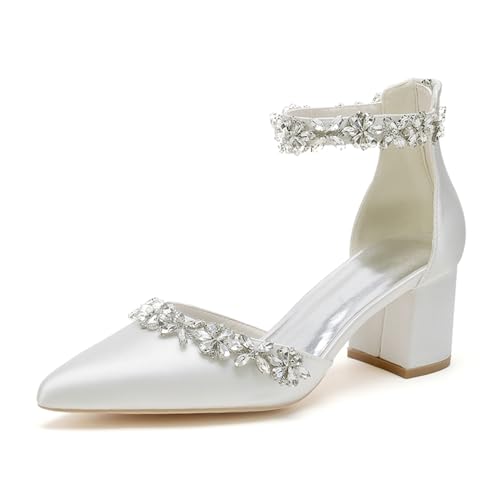 Una punta chiusa aggiunge un tocco di raffinatezza e glamour adulto a qualsiasi look. Una fodera in pelle PU offre una sensazione morbida e liscia. Progettate con perle sulla tomaia, queste scarpe mettono in mostra la tua eleganza.