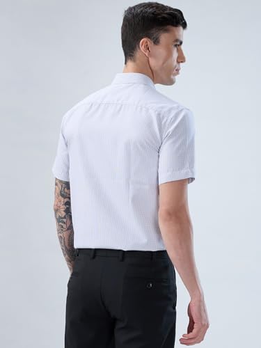 Image of Park Avenue Men Regular Fit Checks Pattern Polyester Blend Semicutaway Collar Half Sleeve Formal Shirt