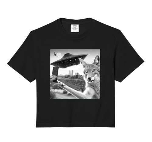 Coyote Taking a Selfie in Phoenix with UFOs Arizona Funny Comfort Colors Crop Top