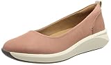 Clarks Cushion Soft – una capa de espuma oculta con Ortholite proporciona una sensación de uso ideal y amortigua cada paso. Espuma duradera que no pierde volumen incluso bajo presión, proporciona comodidad duradera.