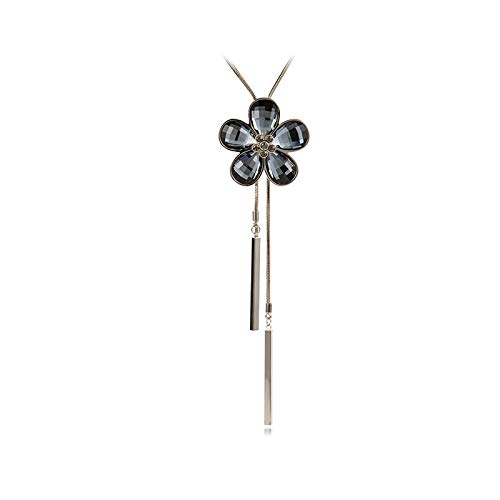 Collier de fleurs avec finitions bicolores au tempérament raffiné