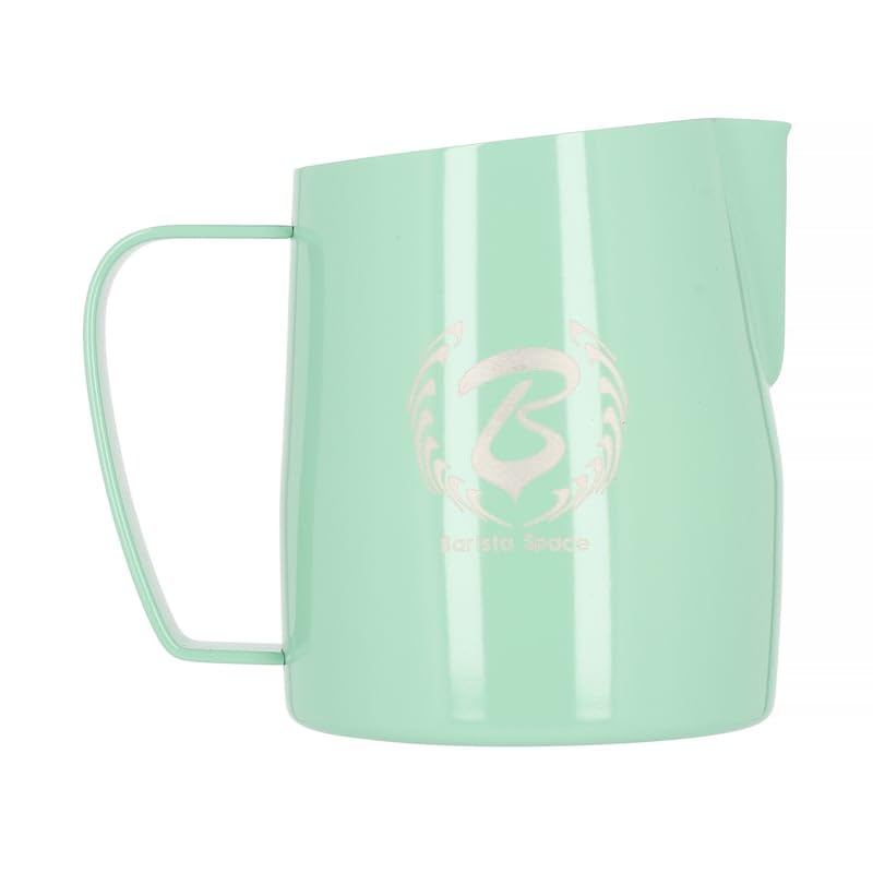 Barista Space Polished Silver Milk Jug optymalny do Latte Art z precyzyjnym dzióbkiem, lekki i poręczny, polecany przez mistrzów świata – silverGreen – 450 ml