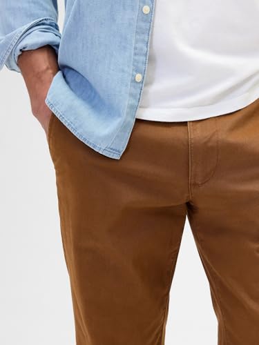 Image of Gap Men's Essential Slim Fit Chino Pants