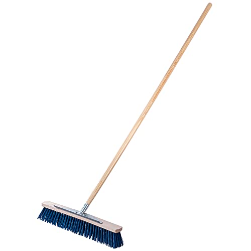 KADAX Straßenbesen mit Kratzkante, 2 in 1 Besen zum Fegen von Straßen, Industriebesen mit langem Stiel aus Holz, Saalbesen aus Kunststoff (50 cm)