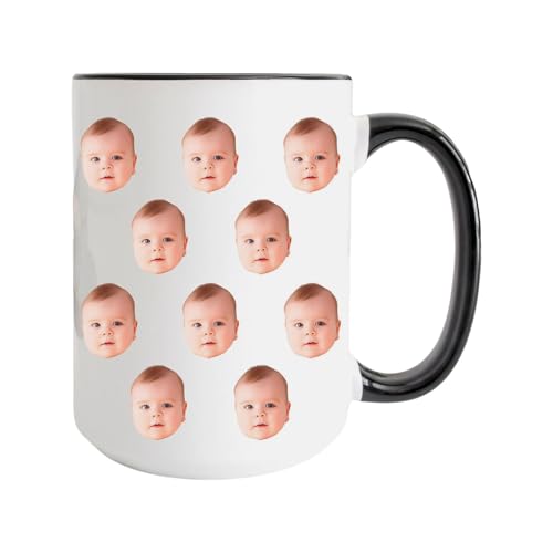誕生日やクリスマスにお父さんやおじいちゃんなどの家族のために、写真入りの赤ちゃんの顔や拳の膨らみのデザインAを印刷したカスタマイズされたコーヒーカップマグカップ