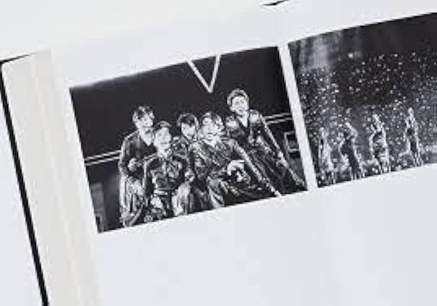 Amazon.co.jp: Johnny&Associates. 嵐を旅する展覧会 図録