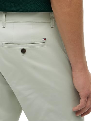 Image of Tommy Hilfiger Men's Stretch Cotton Chino Pants in Custom Fit