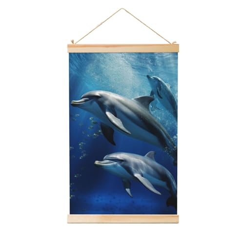 Impression de dauphins vintage et cintre en bois pour sublimer le salon