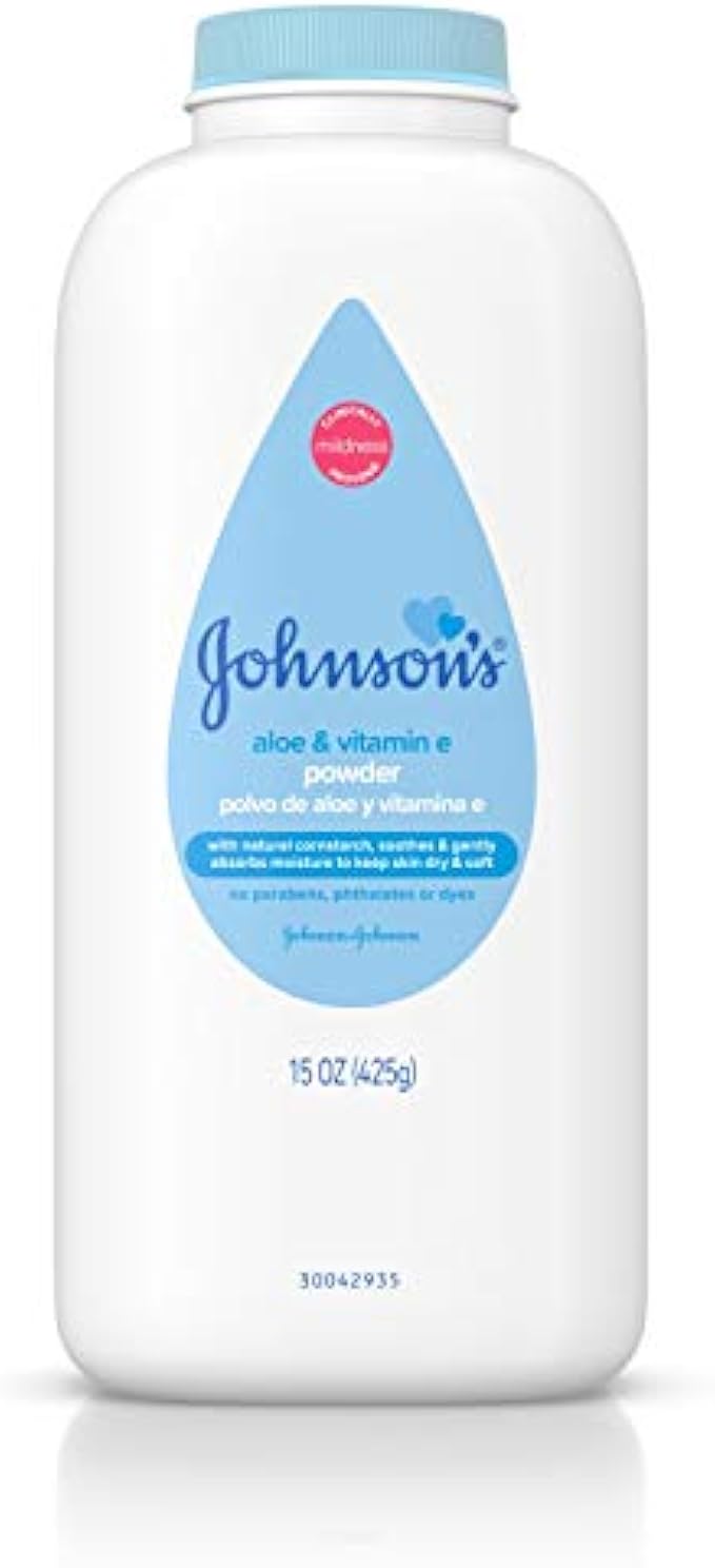 Johnson's Baby Powder, Naturally Derived Cornstarch with Aloe & Vitamin E for Delicate Skin, Hypoallergenic and Free of Parabens, Phthalates, and Dyes for Gentle Baby Skin Care, 15 oz