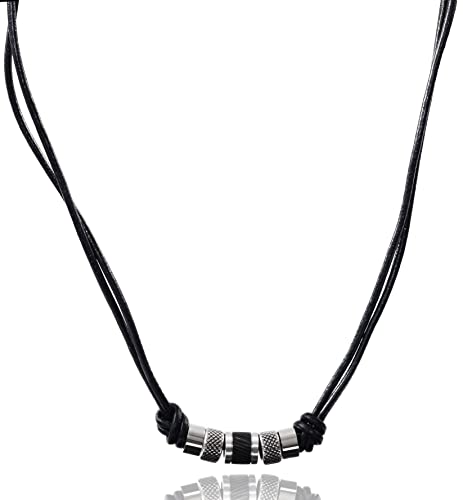 Collier homme cuir noir et pendentif argenté pour un style décontracté