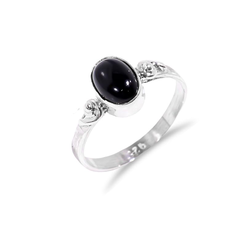 Bague en onyx noir argent 925, le cadeau de fiançailles idéal