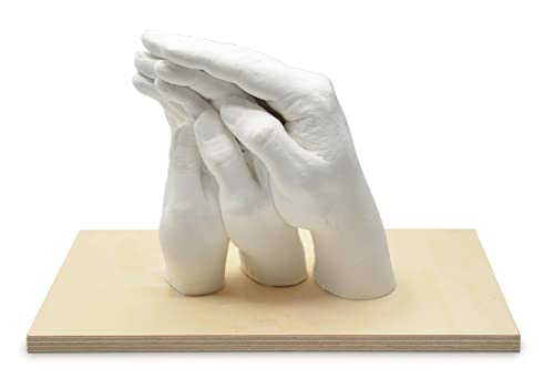 Lucky Hands Family Abformset Trio+ | 3D Familien Handabdruck DIY Set für 3- 4 Erwachsenenhände| Gipsabdruck Familie | Auch für Kinder und Jugendliche (Holzsockel 20 x 30 cm)