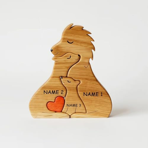 Drawelry Personalisierte Löwe Familienpuzzle mit 2-9 Namen Skulptur Holzpuzzle Ornament Löwen Umarmen Holz Statue Puzzle Heim Büro Desktop Dekoration Vatertag Geburtstag Geschenke für Mama Papa (A3) Drawelry Personalisierte Löwe Familienpuzzle mit 2-9 Namen Skulptur Holzpuzzle Ornament Löwen Umarmen Holz Statue Puzzle Heim Büro Desktop Dekoration Vatertag Geburtstag Geschenke für Mama Papa (A3)