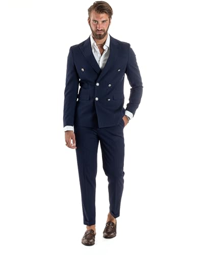 Dettagli Sartoriali: L'abito è realizzato con cura artigianale e presenta bottoni in metallo, tasche laterali e una vestibilità impeccabile.