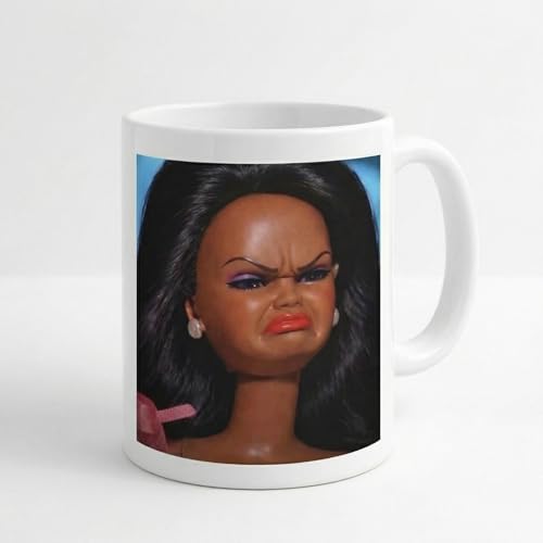 Funny Disgusted Doll Meme Mug – Viral Reaction Face Coffee Cup, Sarcastic Humor Drinkware, Trendy Internet Meme Gift for Friends, Coworkers, Office Desk Decor Novelty Cup (11oz)