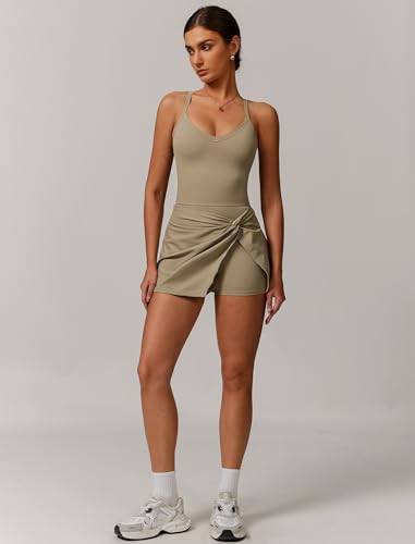 Robe de tennis pour femme fente devant évitant les frottements avec short