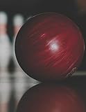 Bowling Scorebuch: Trainingstagebuch für dein Bowlingtraining und deine Bowlingspiele ♦ Führe Protokoll, notiere jeden Strike, Spare und deine ... A4+ Format ♦ Motiv: Rote Bowlingkugel