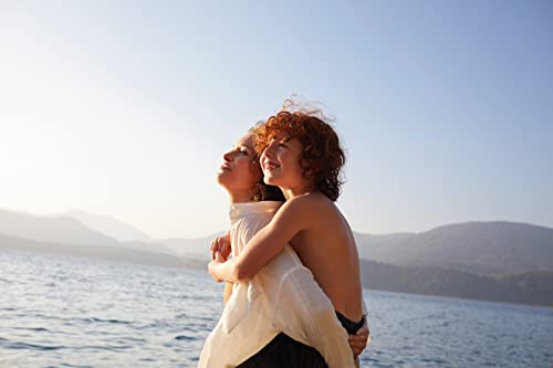 Kneipp naturkind Badeüberraschung Unterwasserparty - Sprudelnde Badeüberraschung mit Sammelfigur für Kinder Spielzeug für die Badewanne - Badespass Badekugel mit Johannisbeerduft - 1 Stück