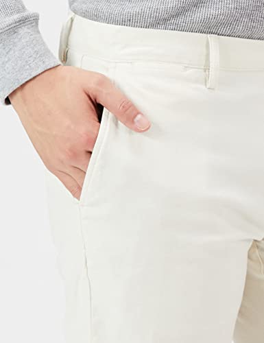 Image of Amazon Essentials Men's Slim-Fit 7 inch Lightweight Comfort Stretch Oxford Shorts with Tapered Leg