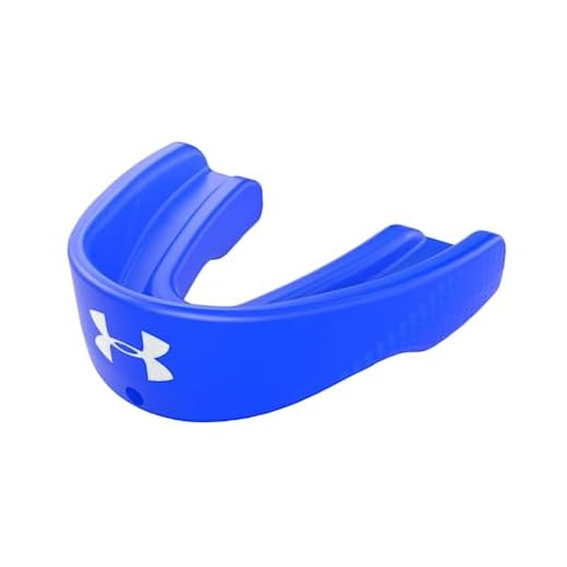 Under Armour Sport munskydd sport för fotboll, lacrosse, basket, hockey, boxning, MMA, Jiu jitsu, inkluderar avtagbar hjälmrem, ungdom och vuxen. Skyddande bokväska, blå