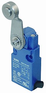 SN3104-SP-E SN31 Series 1NO/1NC Extended Roller Side 5 Pin M12 QC Compact Limit Switch - 1 Items