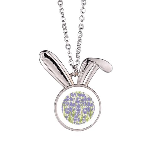 Collier pendentif lapin fleurs lavande pour sublimer un décolleté terne avec élégance