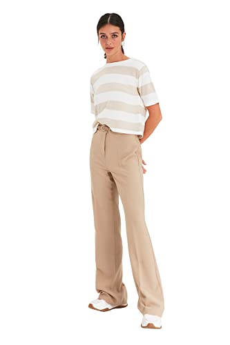 Chino femme Trendyol en version courte coupe droite et toile legere mink