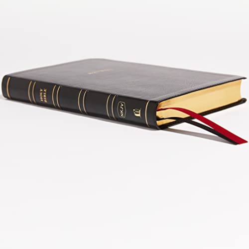 Nkjv, Thinline Reference Bible, Leathersoft, Black, Red Letter Edition, Comfort Print: Holy Bible, N