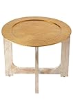 Table basse fabriquée à la main avec plateau en aluminium doré et structure en bois laqué blanc alliant design bohème moderne et artisanat oriental traditionnel