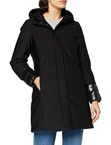 Parka dal design minimale e contemporaneo, un capo tecnico ottimo per un utilizzo urbano