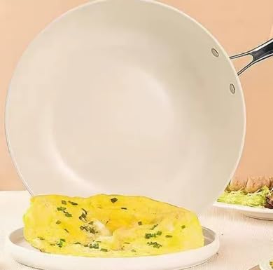 Smedic����26cm�̃Z���~�b�N�t���C�p���́AIH�i�����g�[�j�ƃK�X�����ɓK���Ă��܂��B�ł��t���ɂ����APFOA�t���[�A���ŁA�y�ʂł��������ȒP�Ȃ̂ŁA���Ă����u�ߕ��ɍœK�ł��B���≌�̔������}�����܂��B