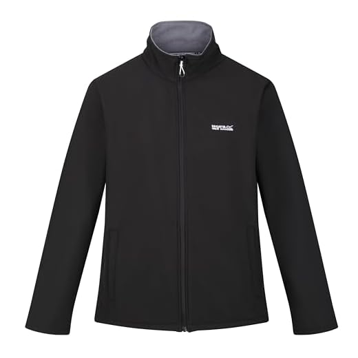 Regatta Chaqueta softshell Cera V de tejido repelente al agua, resistente al viento y con bolsillos, Negro, XL