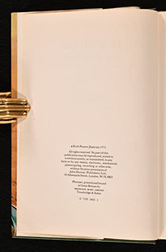 Heat and dust 0719534011 Book Cover
