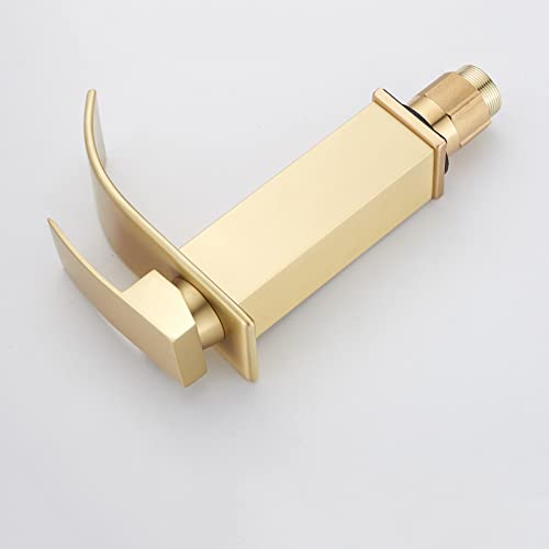 Robinet de lavabo cascade or brossé pour une routine matinale zen - 7