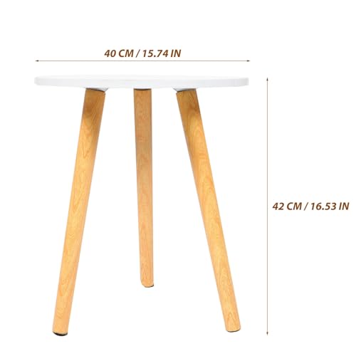 Mesa auxiliar estable para evitar caídas de objetos junto al sofá 4