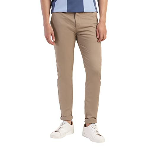 Image of Levi's Men's Solid Slim Tapered Fit Trousers
