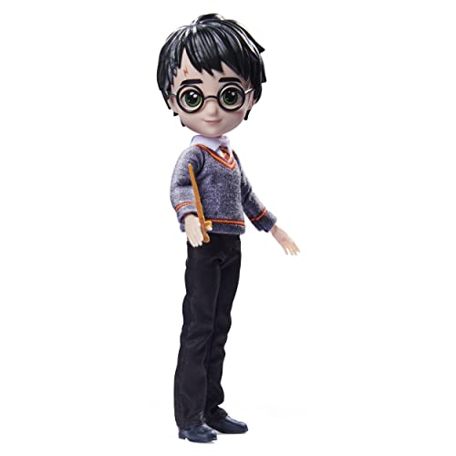 POUPÉE 20 CM HARRY POTTER WIZARDING WORLD - Poupée figurine Articulée - Avec Baguette Magique et Tenue Uniforme Poudlard à collectionner - 6061836 - Jouet Enfant 5 ans et +