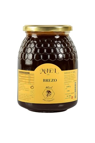 Miel de Brezo, pura de Abeja. 100% Natural. Producto Artesano de Cosecha Propia. Sabor dulce, con un claro componente amargo y con claras notas saladas. Color ámbar claro- ámbar 500 g.